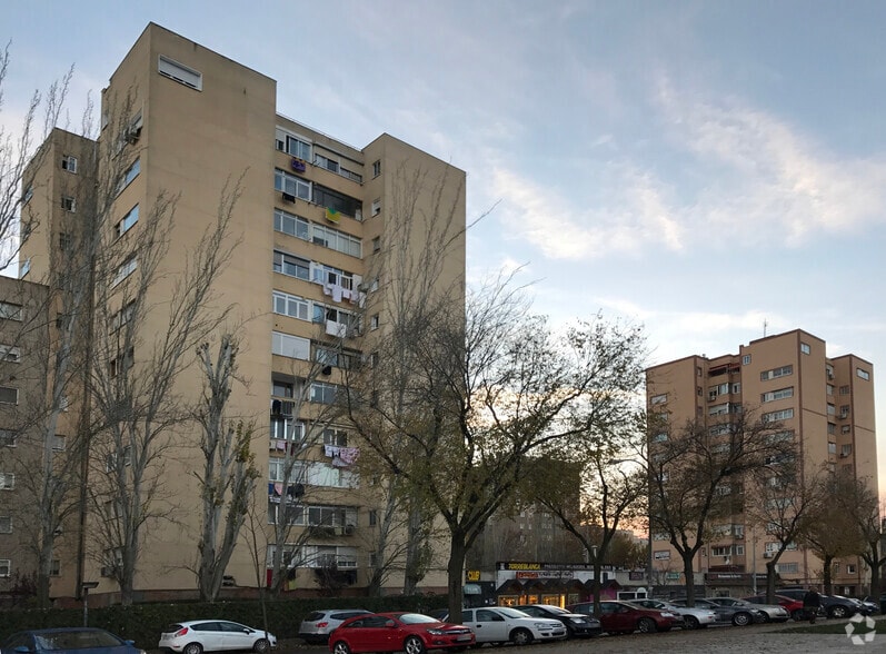 Calle de Uruguay, 35, Coslada, Madrid for lease - Building Photo - Image 2 of 2