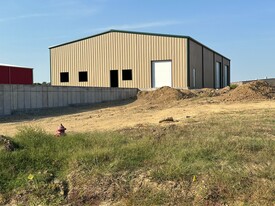 1330 Covington Park Dr, Conway AR - Warehouse