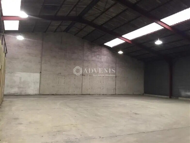 Flex in Chambray-lès-Tours for lease - Building Photo - Image 3 of 6