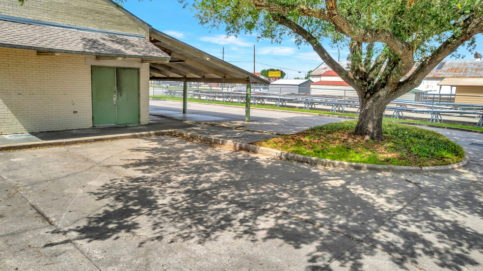 3401 Houston Hwy, Victoria, TX for sale - Building Photo - Image 2 of 11