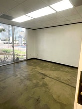 11777 Katy Fwy, Houston, TX for lease Interior Photo- Image 2 of 11