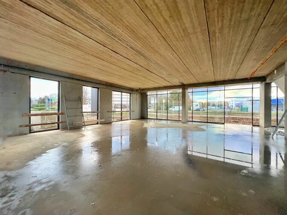 Location Commerce 536 m² - Photo 1