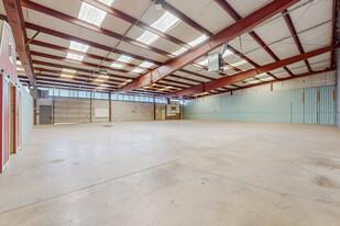 Academy Pkwy Warehouse with 0.44 acres - Warehouse