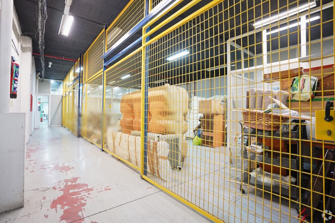 Madrid, MAD 28049 - Unit Puerta A, Esc. 2 -  - Interior Photo - Image 1 of 4