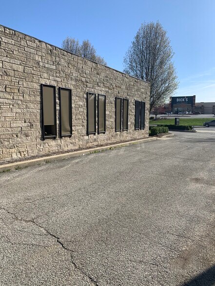 616 S College Mall Rd, Bloomington, IN for sale - Building Photo - Image 2 of 16