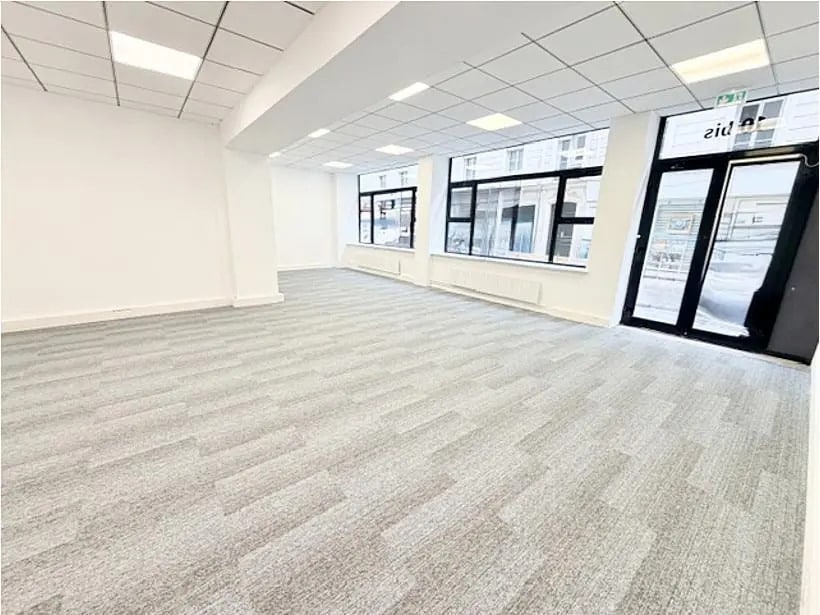 Office in Paris for lease Interior Photo- Image 1 of 7