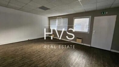 Office in Vitrolles for lease Interior Photo- Image 2 of 6