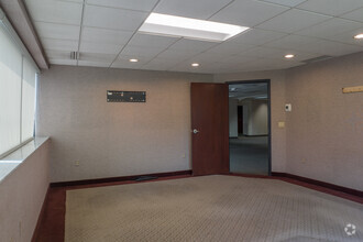 2300 E Aurora Rd, Twinsburg, OH for lease Interior Photo- Image 2 of 17