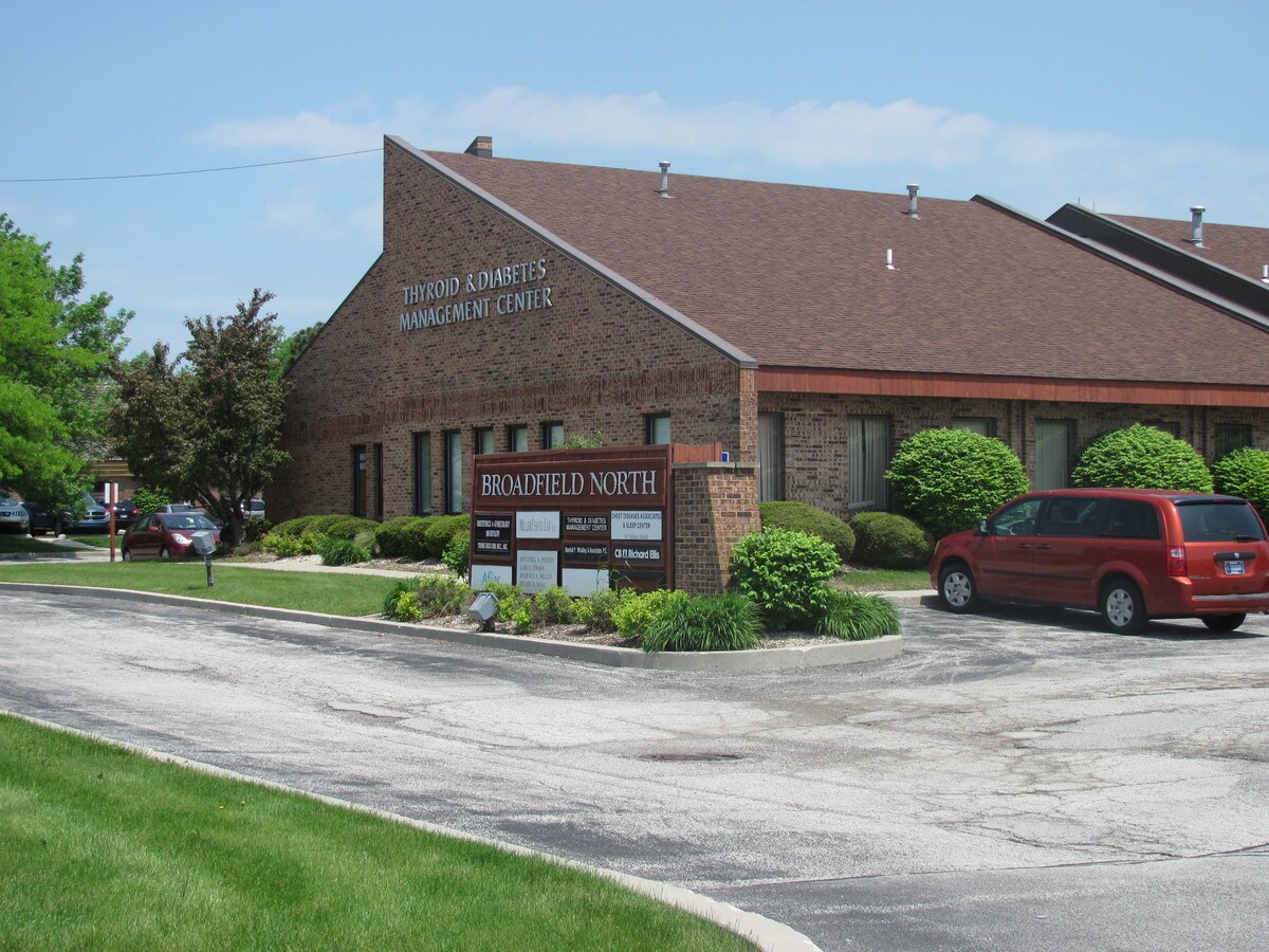 89038939 Broadway, Merrillville, IN 46410 Broadfield North