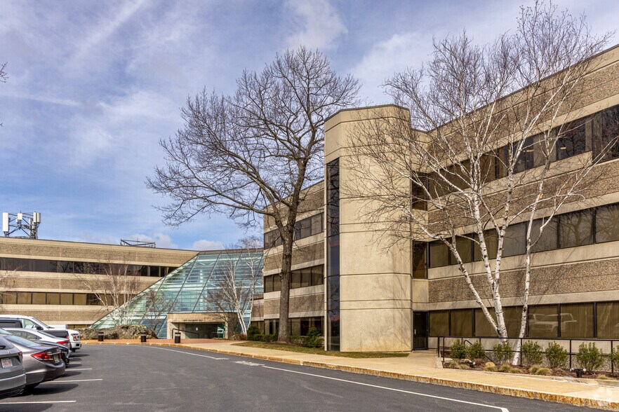 1 Cranberry Hill, Lexington, MA for lease - Building Photo - Image 2 of 4