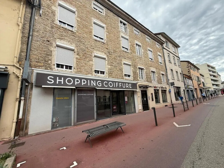 Flex in Bourg-en-Bresse for lease - Building Photo - Image 1 of 4