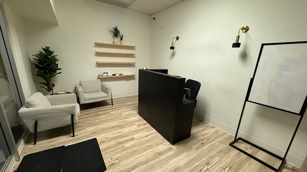 2727 Portage Ave, Winnipeg, MB for lease - Interior Photo - Image 2 of 8