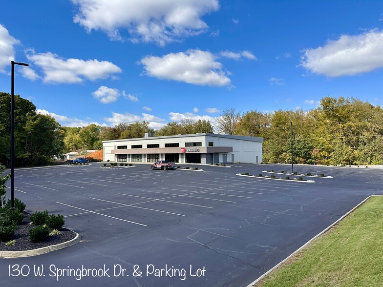 130 W Springbrook Dr, Johnson City, TN for lease - Building Photo - Image 1 of 6