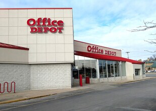 320-380 E Capitol Dr, Milwaukee, WI for lease Building Photo- Image 2 of 5