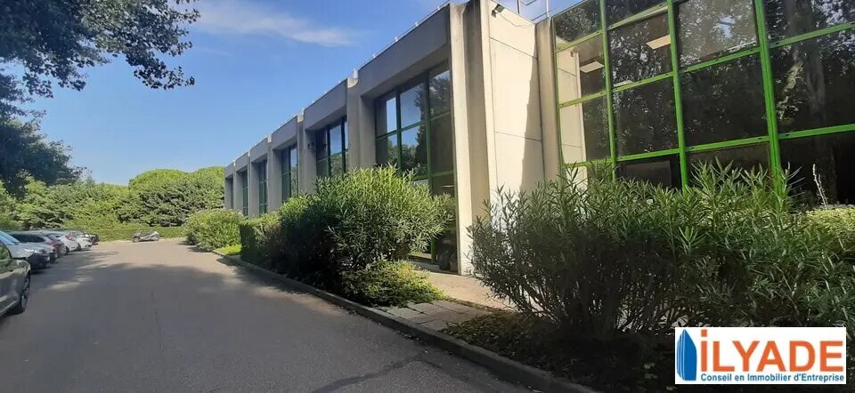 645 Rue Mayor De Montricher, Aix-en-Provence for sale - Building Photo - Image 1 of 4