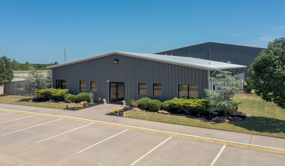 41500 Wolverine Rd, Shawnee, OK for sale - Primary Photo - Image 1 of 34