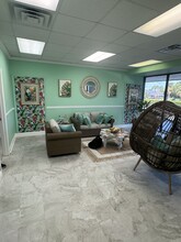 420 Federal Hwy, North Palm Beach, FL for lease Interior Photo- Image 2 of 12