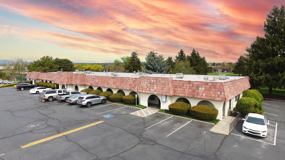 1015 S 40th Ave, Yakima, WA for lease - Building Photo - Image 2 of 17
