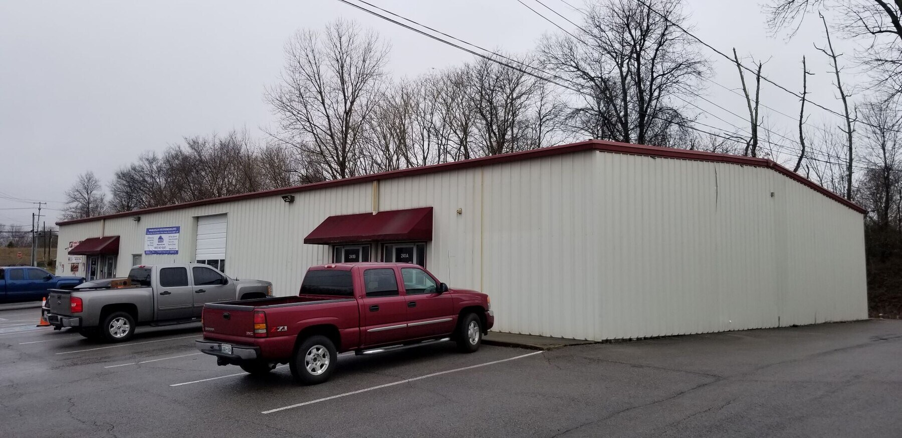 241 W Dunbar Cave Rd, Clarksville, TN 37040