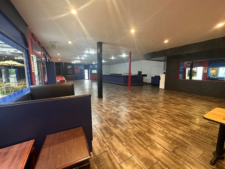 1901-1903 W Olympic Blvd, Los Angeles, CA for lease - Interior Photo - Image 2 of 52