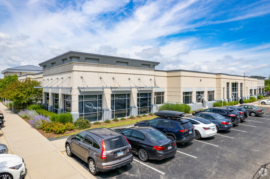 1450 Busch Pky, Buffalo Grove, IL for lease - Building Photo - Image 2 of 11