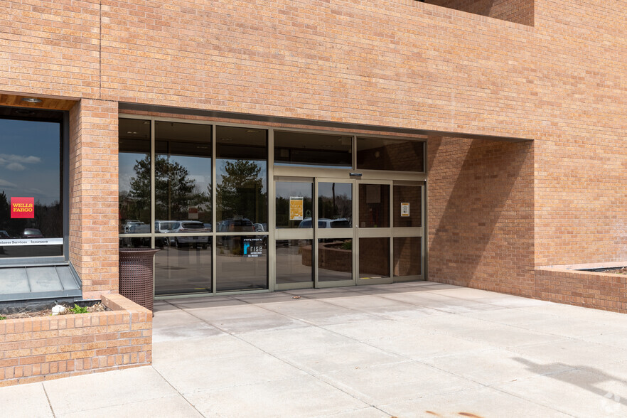 66 W Springer Dr, Highlands Ranch, CO for lease - Building Photo - Image 3 of 9