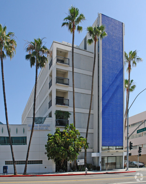 8671 Wilshire Blvd, Beverly Hills, CA for lease - Building Photo - Image 3 of 10