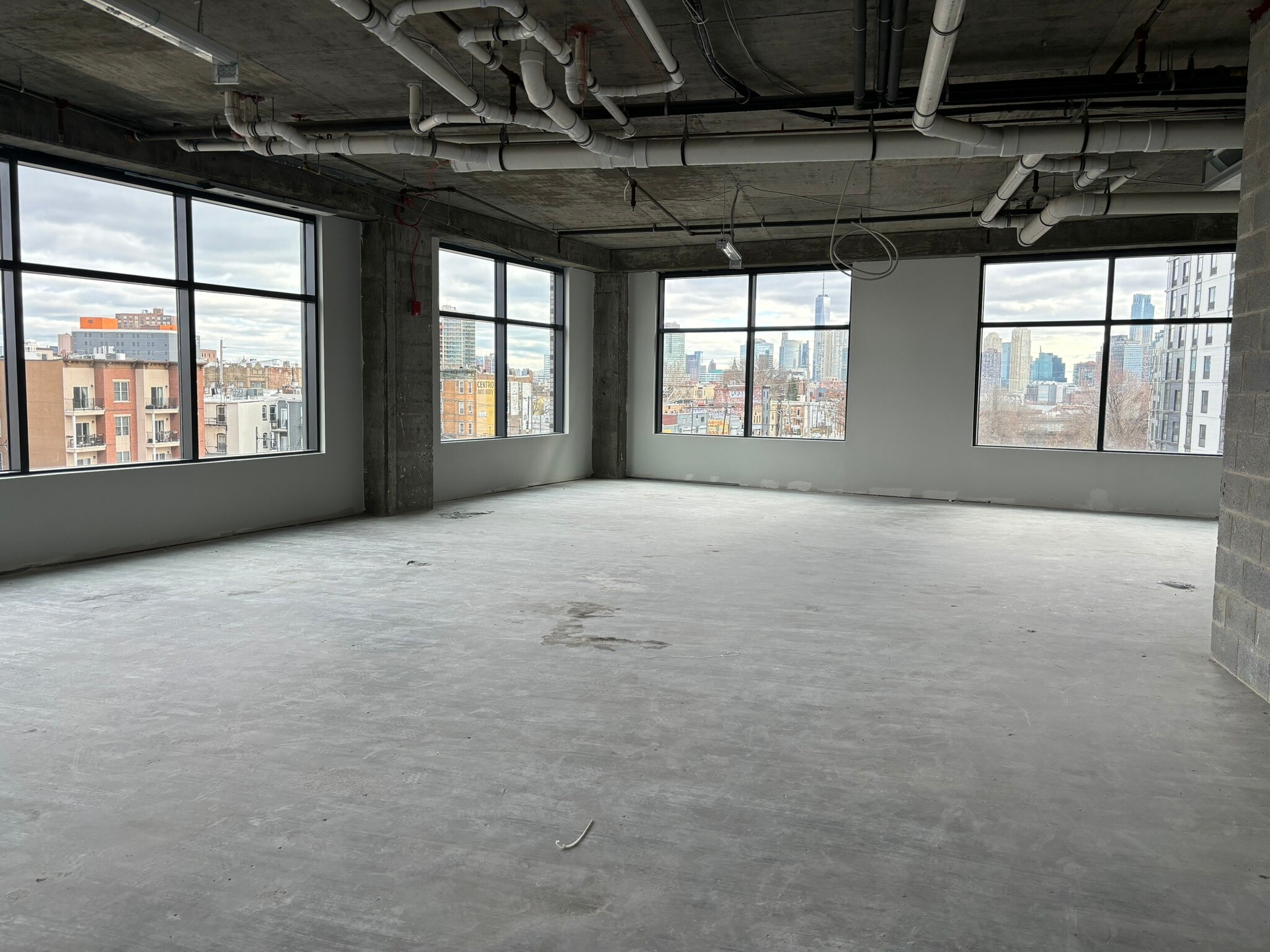 32 Oakland Ave, Jersey City, NJ for lease Interior Photo- Image 1 of 2