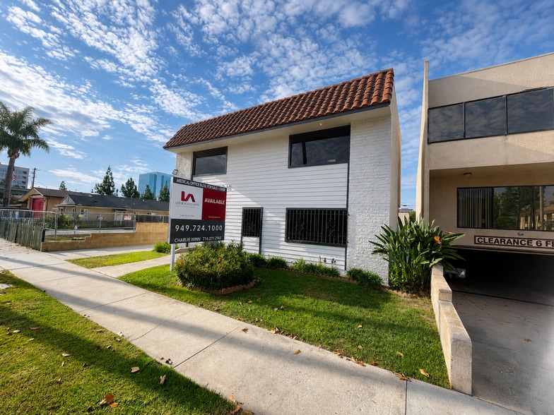 1654 E 4th St, Santa Ana, CA for sale - Building Photo - Image 2 of 20