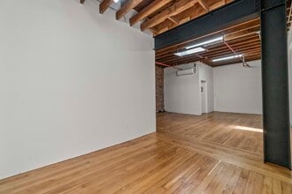 5176 Santa Monica Blvd, Los Angeles, CA for lease Building Photo- Image 1 of 6