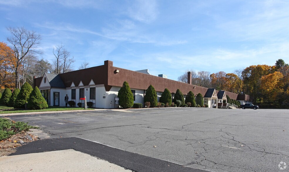 188 Norwich Ave, Colchester, CT for sale - Primary Photo - Image 1 of 1