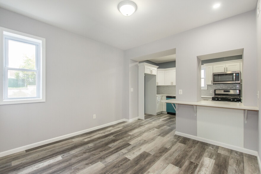 47 Washington Ave, Nutley, NJ for sale - Interior Photo - Image 3 of 24