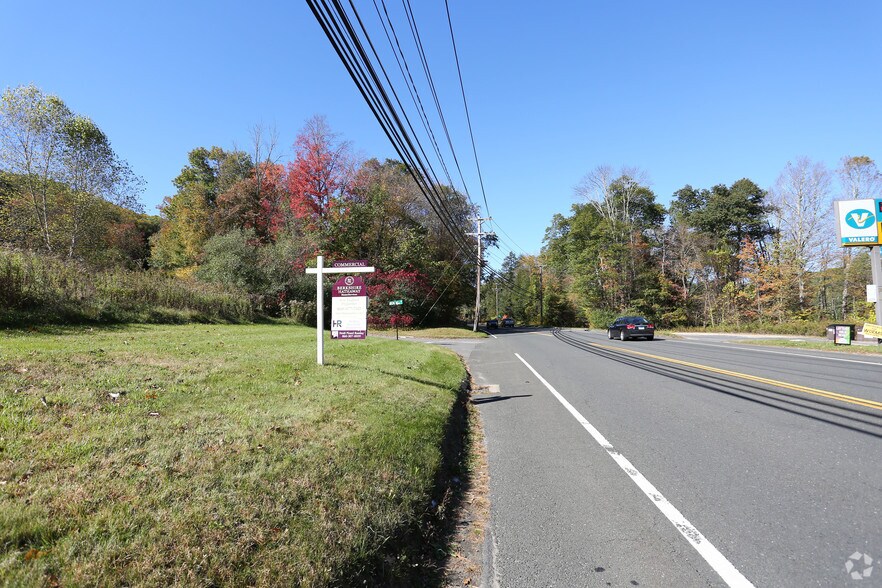 127 New Hartford Rd, Barkhamsted, CT 06063