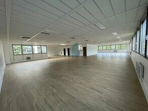 Flex in Gennevilliers for lease Interior Photo- Image 2 of 7