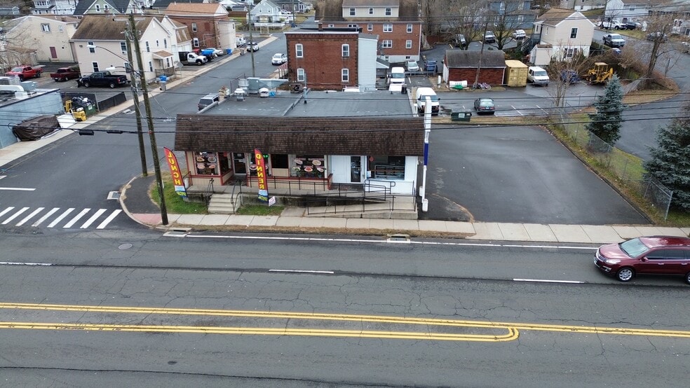 178-182 Pine St, Bristol, CT for sale - Building Photo - Image 3 of 15