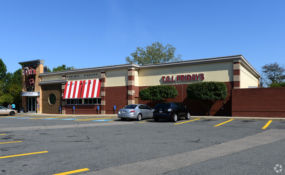 688-750 Providence Hwy, Dedham, MA for lease - Building Photo - Image 2 of 5