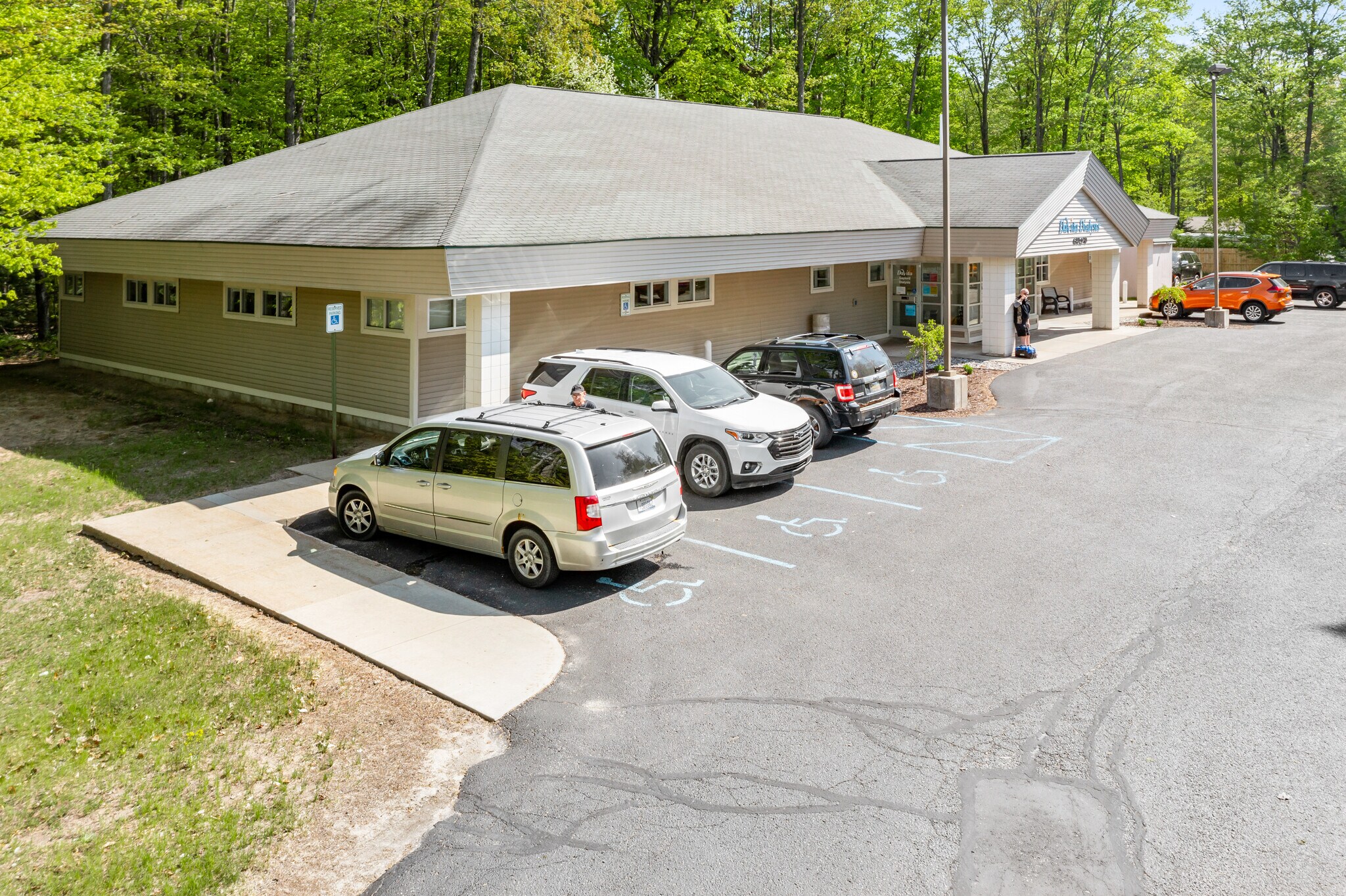 1989 Walden Dr, Gaylord, MI 49735 DaVita Dialysis Gaylord