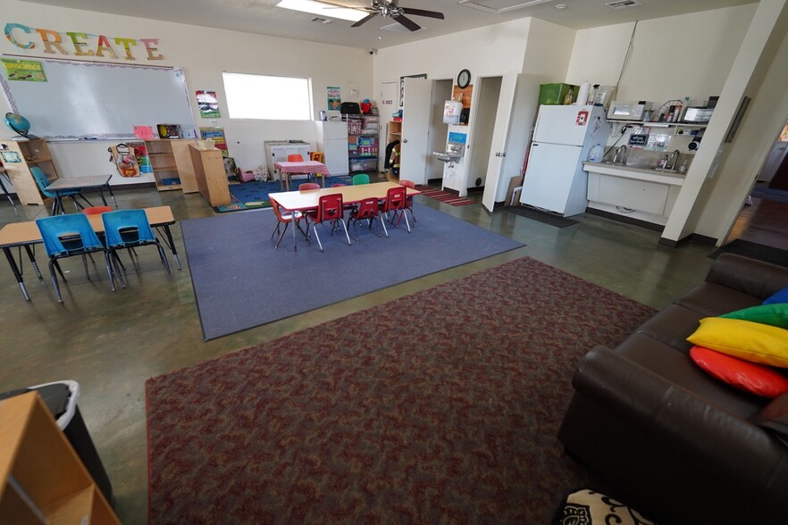 1107 Roberts Cut Off Rd, River Oaks, TX for sale - Building Photo - Image 2 of 12