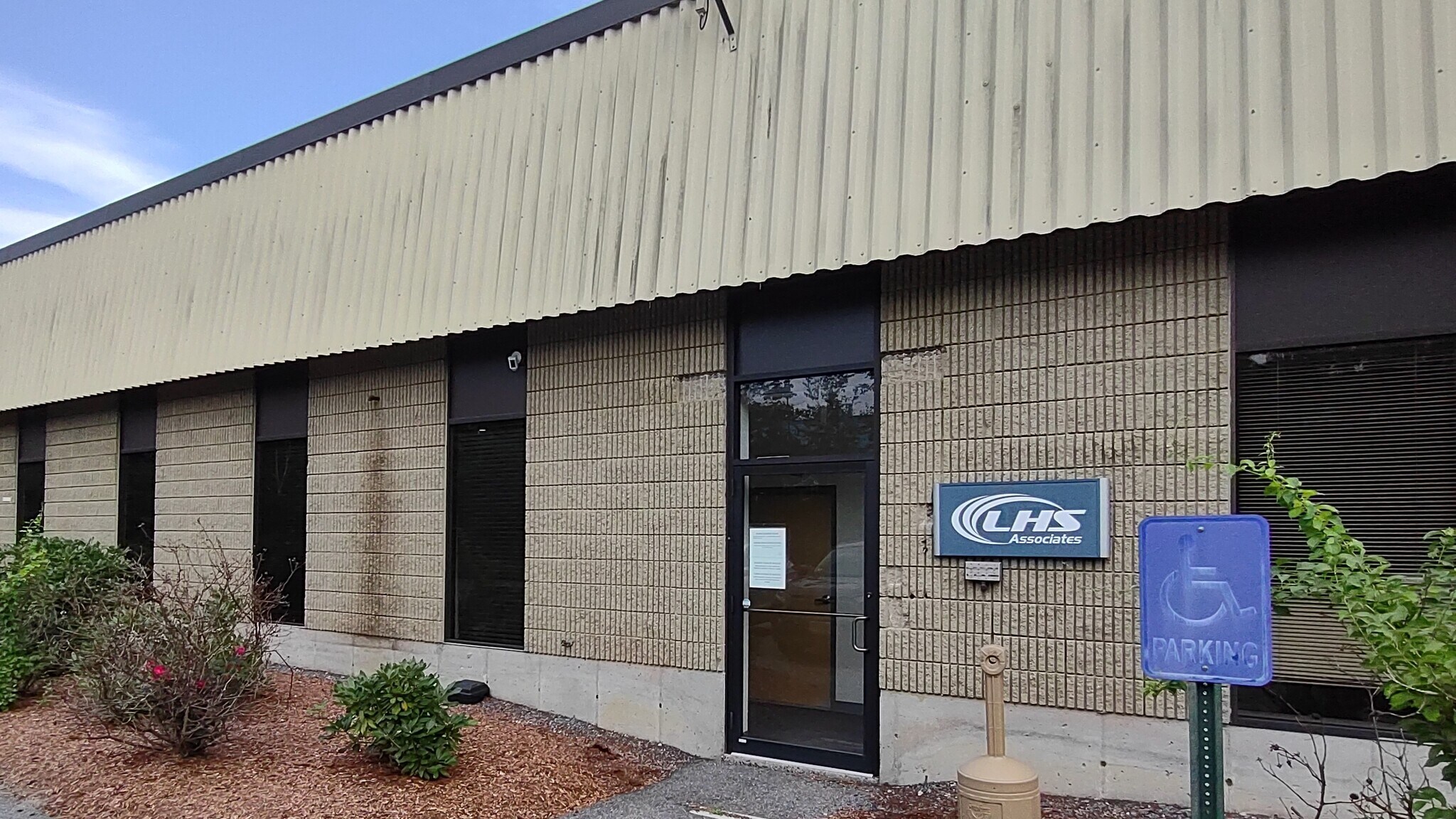 10 Manor Pky, Salem, NH 03079 Flex for Lease