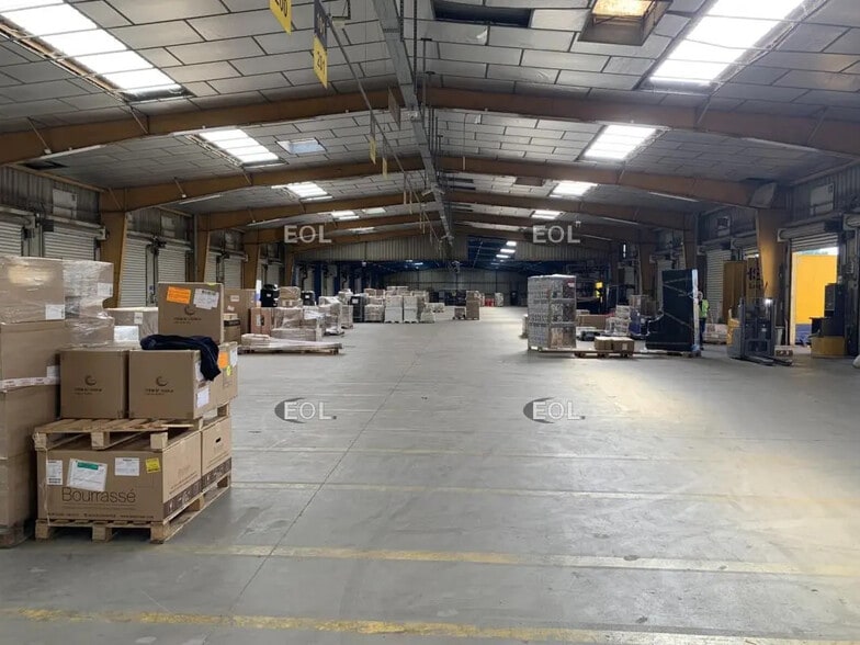 Industrial in Avignon for sale - Interior Photo - Image 2 of 5