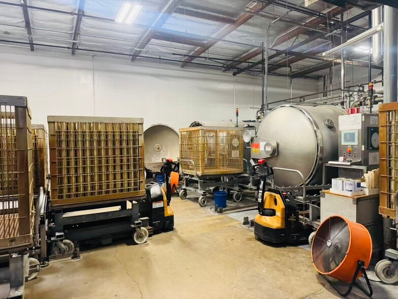 201 N Sullivan St, Santa Ana, CA for sale - Building Photo - Image 2 of 14