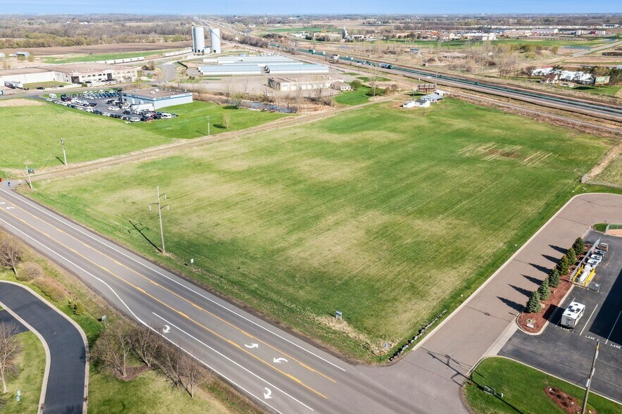 6593 Kadler Ave NE, Monticello, MN for sale - Building Photo - Image 3 of 9