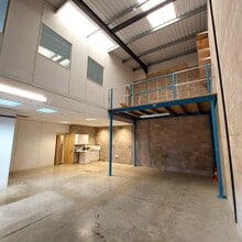 Downsview Rd, Wantage for lease Interior Photo- Image 1 of 6