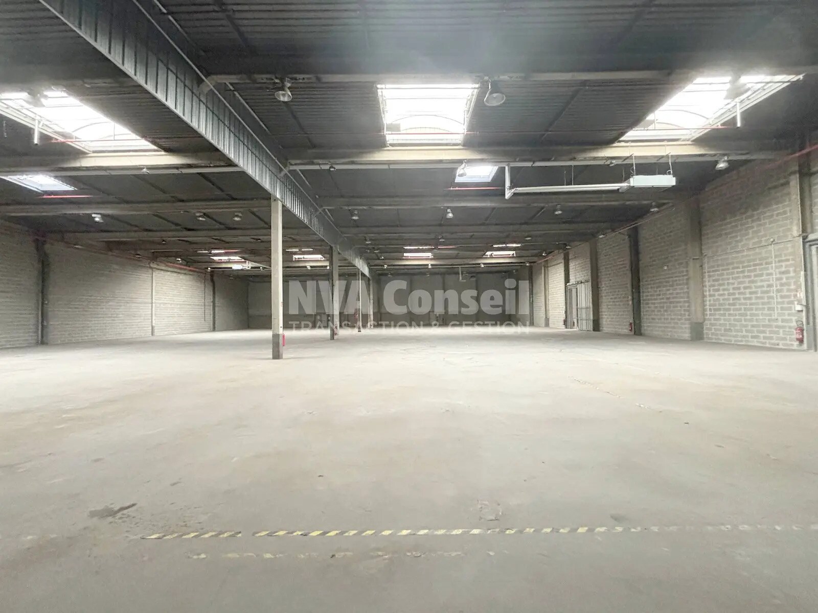 Industrial in Herblay-sur-Seine for lease Building Photo- Image 1 of 17