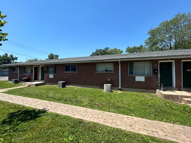 1209 Chambers Rd, Ferguson, MO for sale - Building Photo - Image 3 of 16