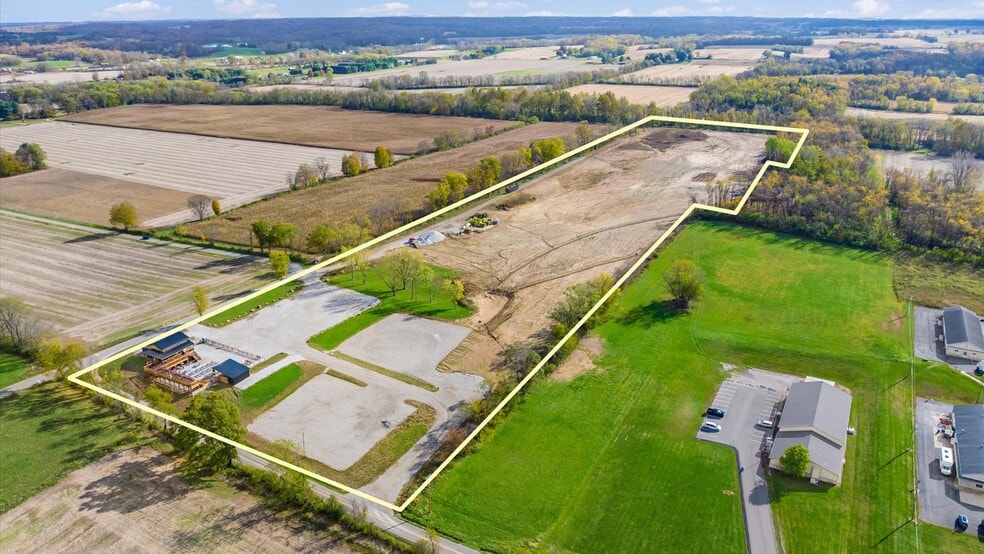 8635 Blackbird Ln, Thornville, OH for sale - Primary Photo - Image 1 of 11