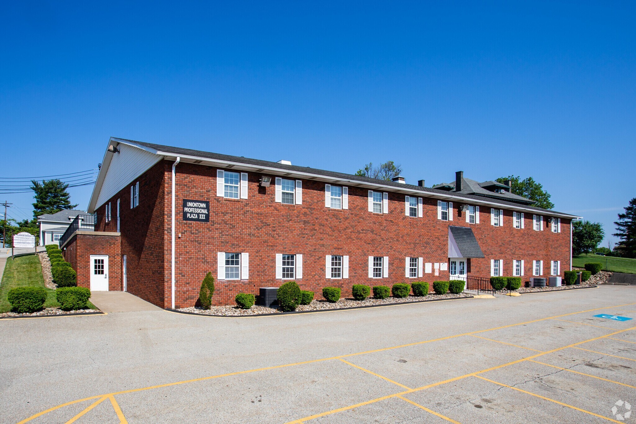 205 Easy St, Uniontown, PA 15401 Uniontown Professional Plaza