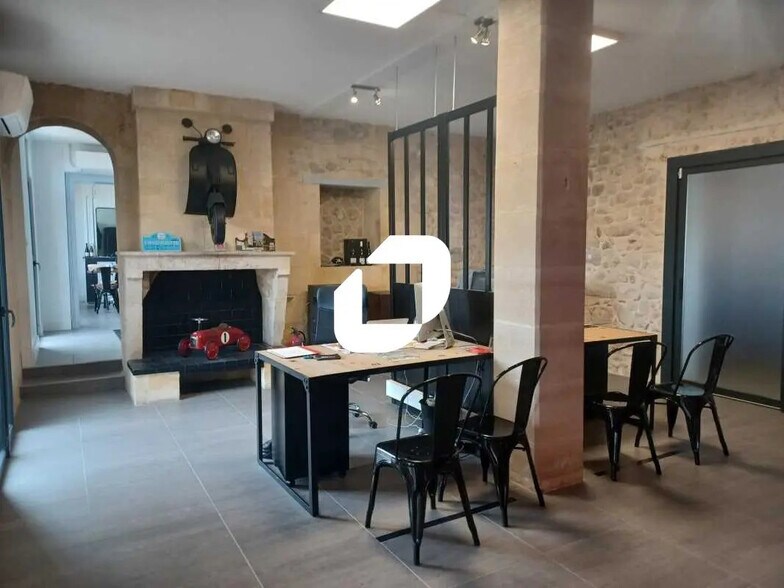 Office in Beychac-et-Caillau for lease - Interior Photo - Image 1 of 4