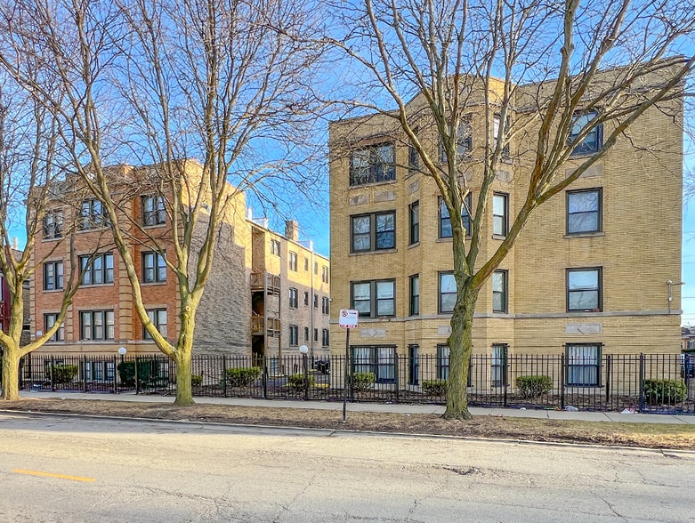 Two Buildings, 26-Units, 10.08% CAP portfolio of 2 properties for sale on LoopNet.com - Building Photo - Image 1 of 13