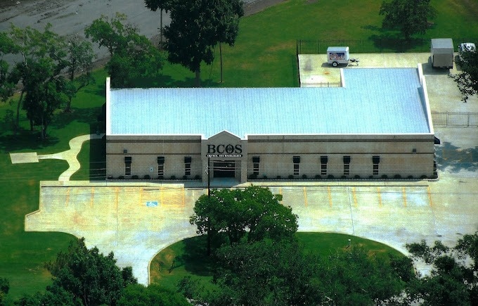 1111 Anchor Rd, Angleton, TX for lease - Building Photo - Image 2 of 11